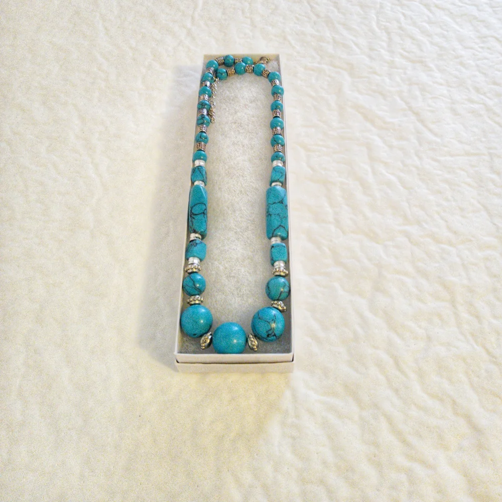 Elegant Turquoise Beaded Necklace